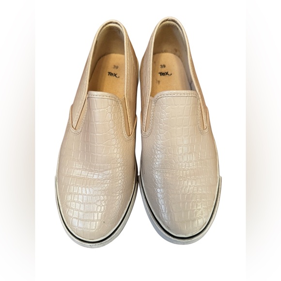 ᴡᴏᴍᴇɴ’s sʟɪᴘ-ᴏɴ sʜᴏᴇ/sɴᴇᴀᴋᴇʀ | ᴛᴇx | ʙᴇɪɢᴇ | sɪᴢᴇ 𝟹𝟿 (ᴜs 𝟾) | ʟɪɢʜᴛʟʏ ᴡᴏʀɴ - Picture 2 of 7